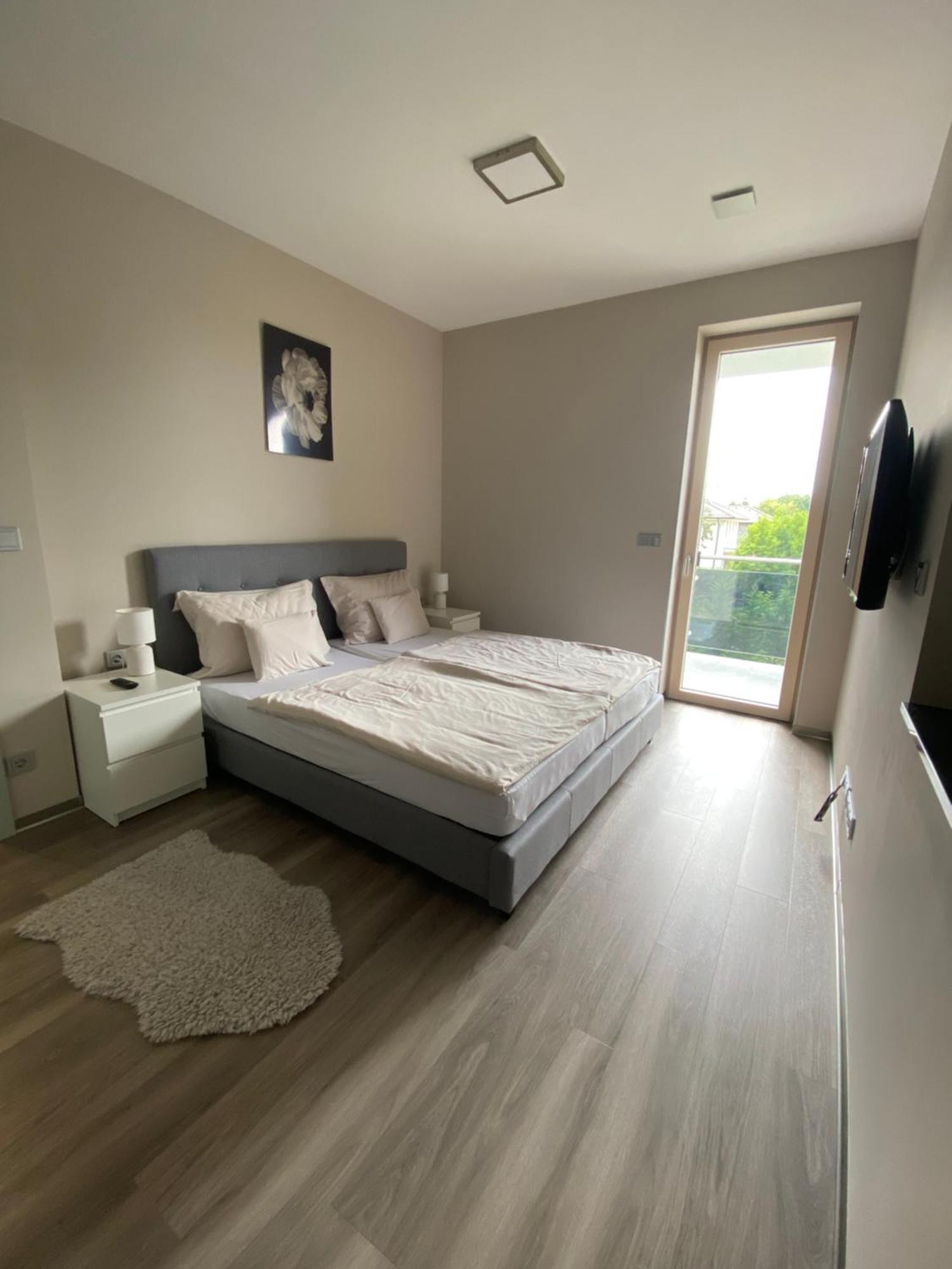 Modern Living In דירה